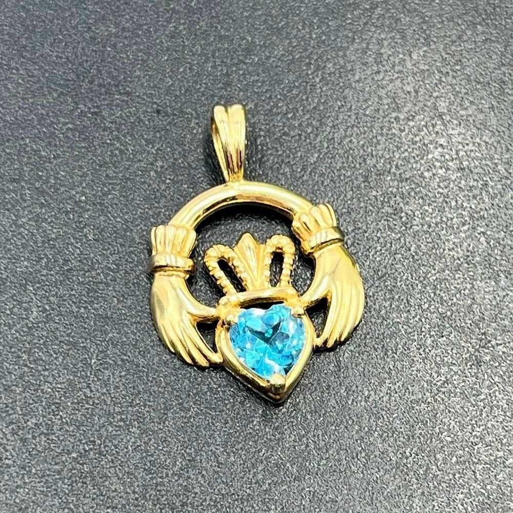 P‎ Signed 10K Yellow Gold Faceted Blue Topaz Heart Irish Claddagh March Pendant